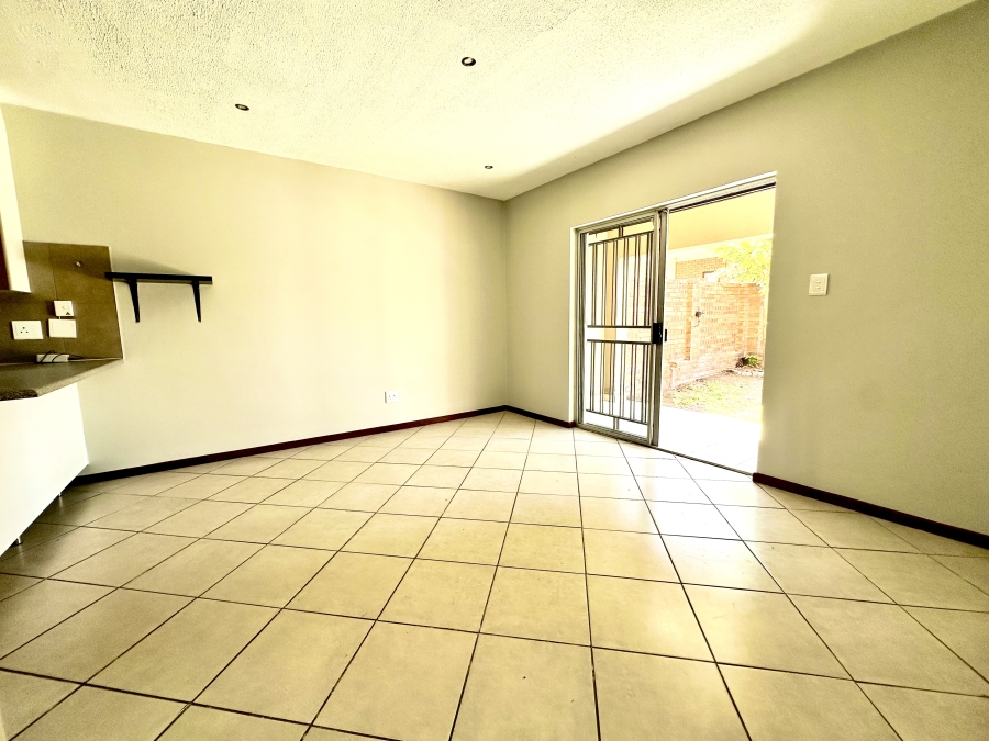 2 Bedroom Property for Sale in Noordwyk Gauteng