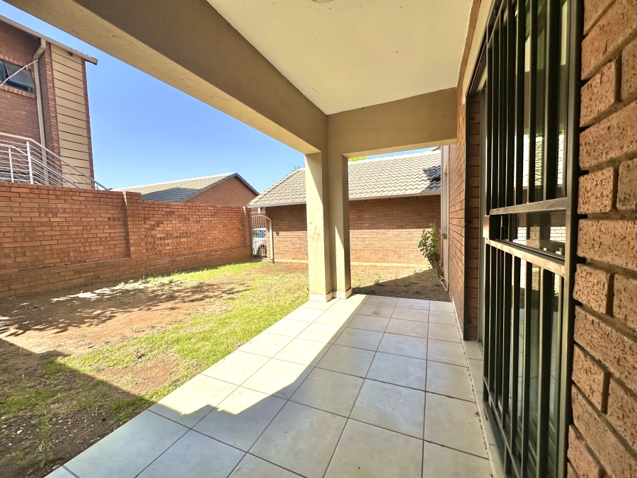 2 Bedroom Property for Sale in Noordwyk Gauteng
