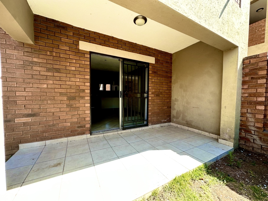 2 Bedroom Property for Sale in Noordwyk Gauteng