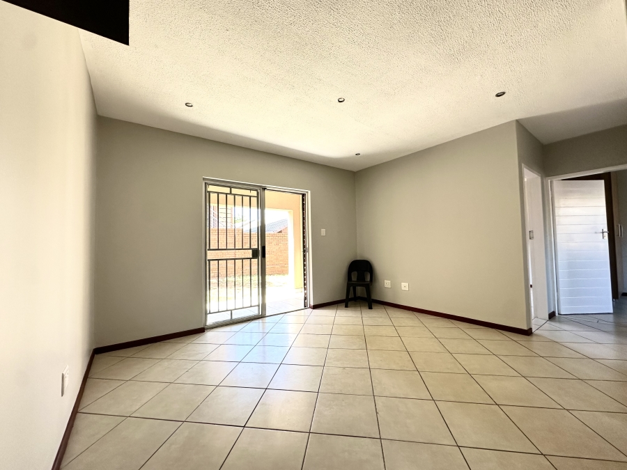 2 Bedroom Property for Sale in Noordwyk Gauteng