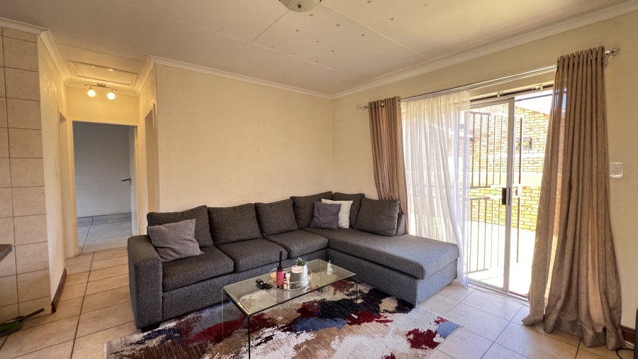 2 Bedroom Property for Sale in Greenhills Gauteng