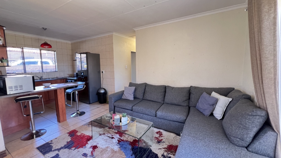 2 Bedroom Property for Sale in Greenhills Gauteng