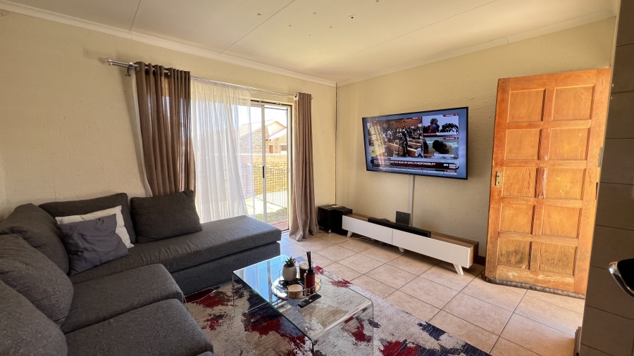 2 Bedroom Property for Sale in Greenhills Gauteng