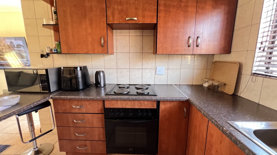 2 Bedroom Property for Sale in Greenhills Gauteng