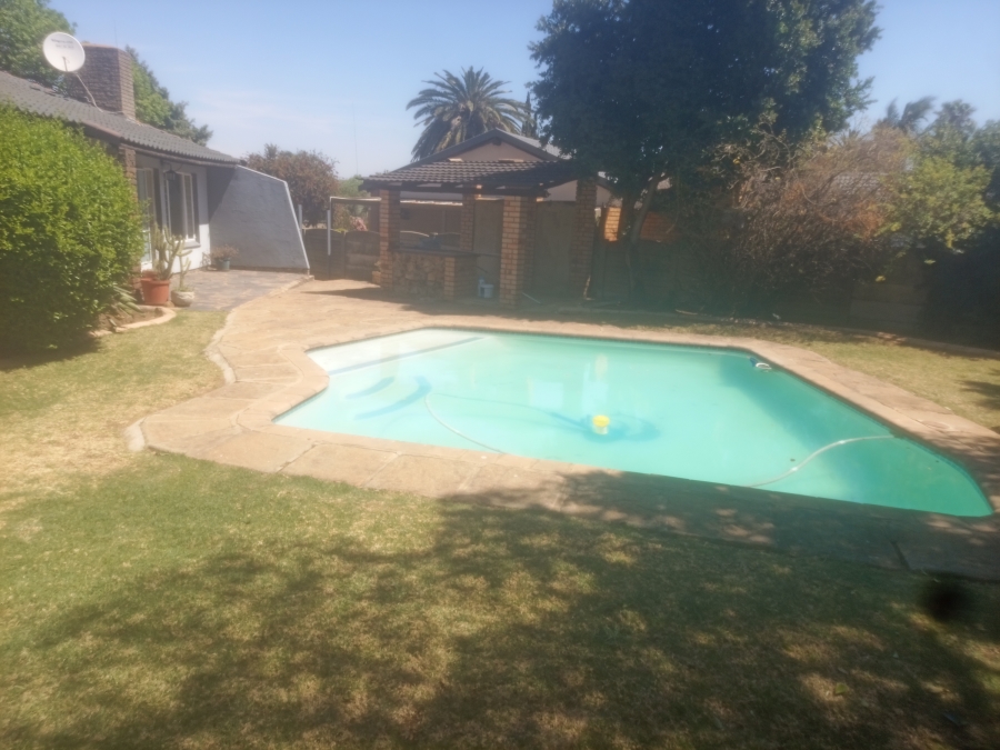 3 Bedroom Property for Sale in Verwoerdpark Gauteng