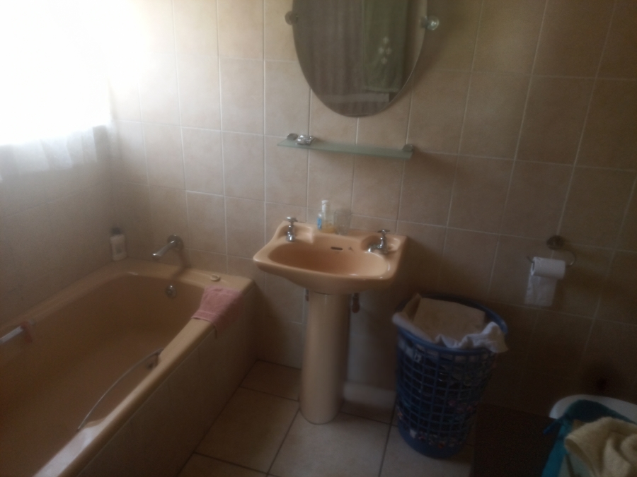 3 Bedroom Property for Sale in Verwoerdpark Gauteng