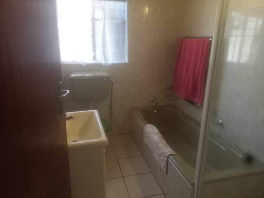 3 Bedroom Property for Sale in Verwoerdpark Gauteng