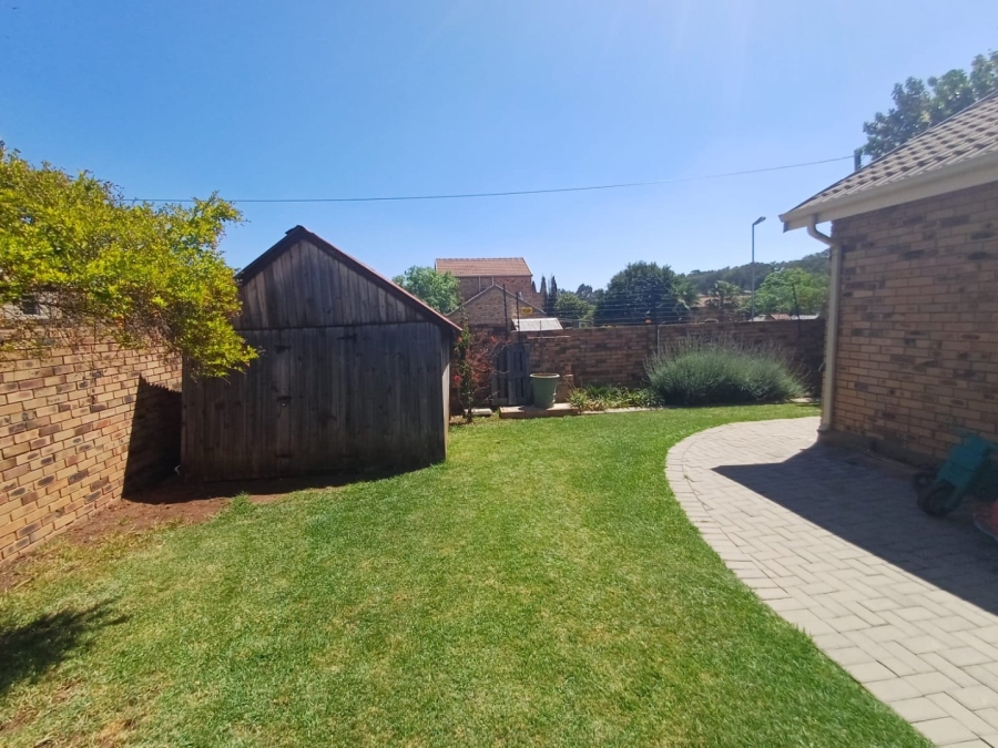 3 Bedroom Property for Sale in Wilgeheuwel Gauteng