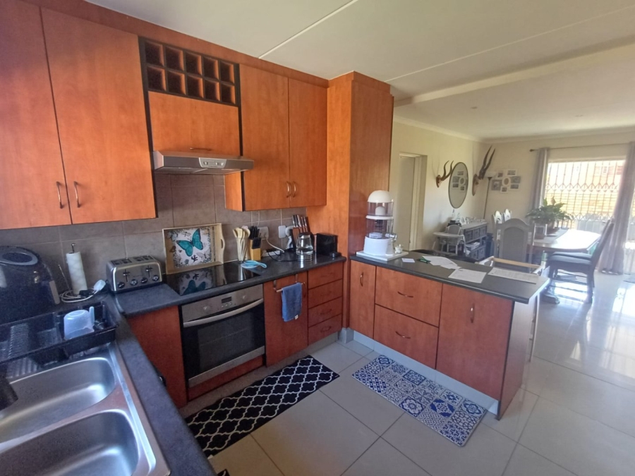 3 Bedroom Property for Sale in Wilgeheuwel Gauteng