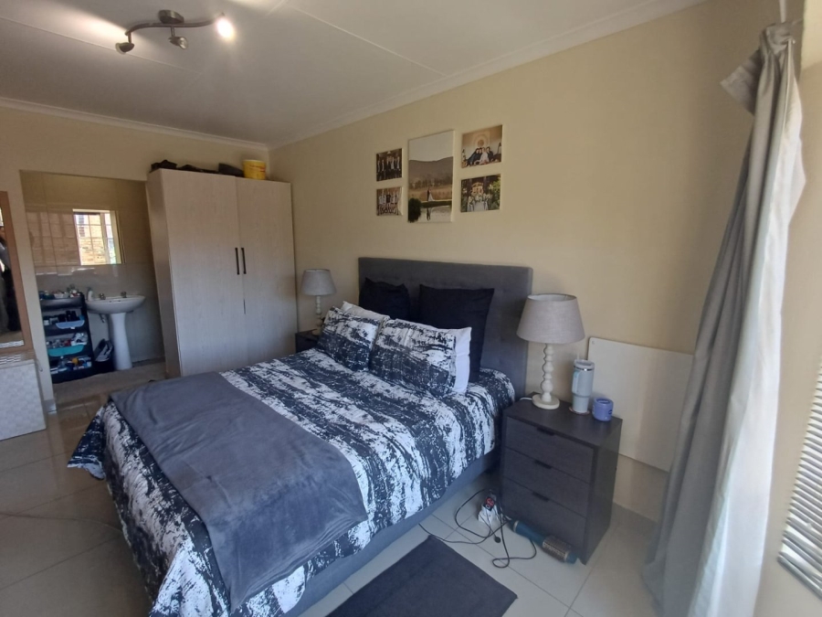 3 Bedroom Property for Sale in Wilgeheuwel Gauteng
