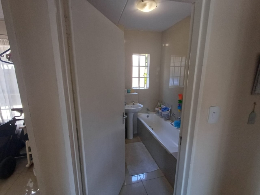 3 Bedroom Property for Sale in Wilgeheuwel Gauteng