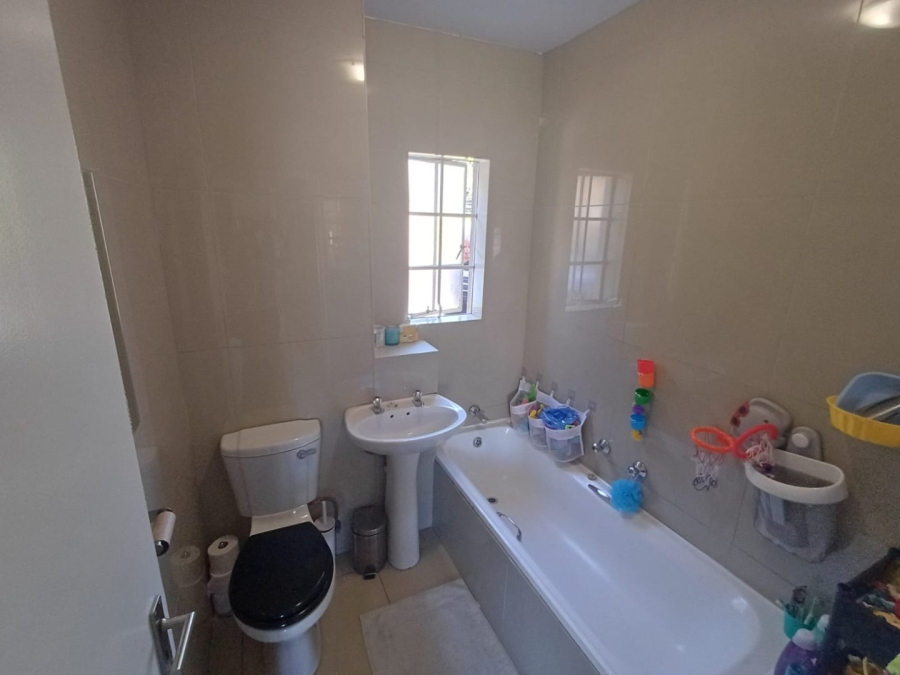 3 Bedroom Property for Sale in Wilgeheuwel Gauteng