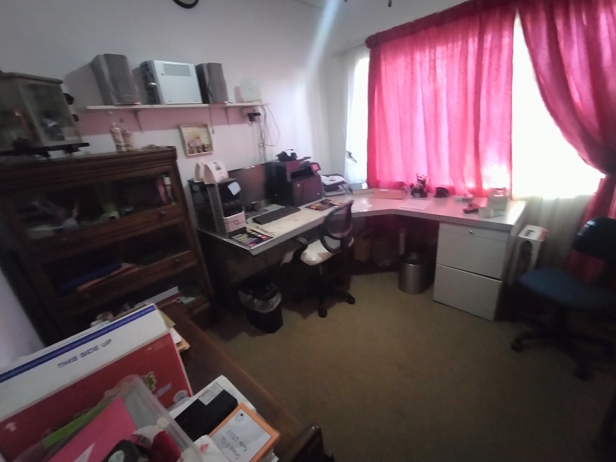 5 Bedroom Property for Sale in The Orchards Gauteng
