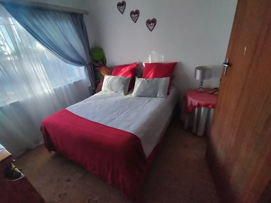 5 Bedroom Property for Sale in The Orchards Gauteng