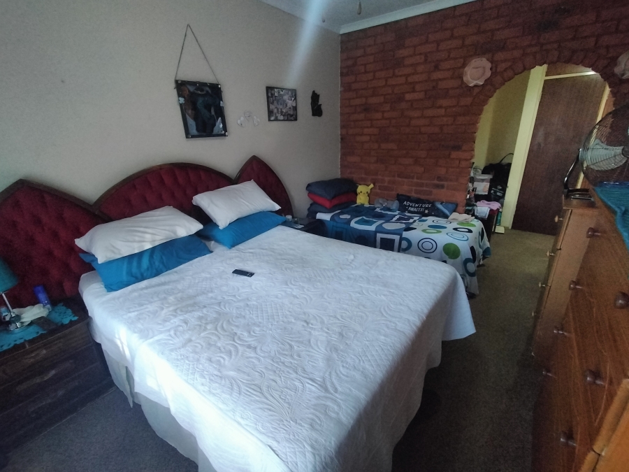 5 Bedroom Property for Sale in The Orchards Gauteng