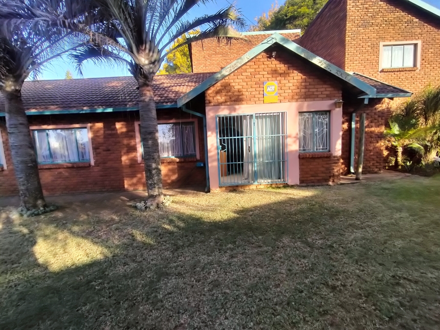 5 Bedroom Property for Sale in The Orchards Gauteng