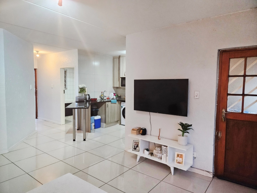 To Let 1 Bedroom Property for Rent in Eltonhill Gauteng