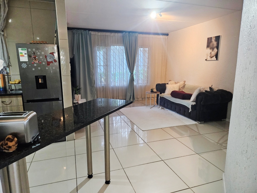 To Let 1 Bedroom Property for Rent in Eltonhill Gauteng
