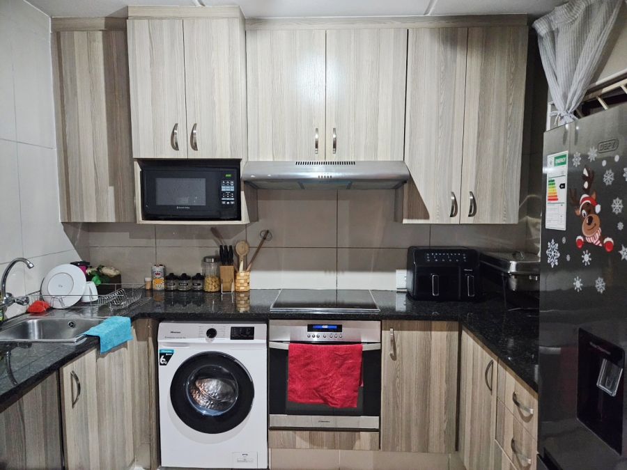 To Let 1 Bedroom Property for Rent in Eltonhill Gauteng