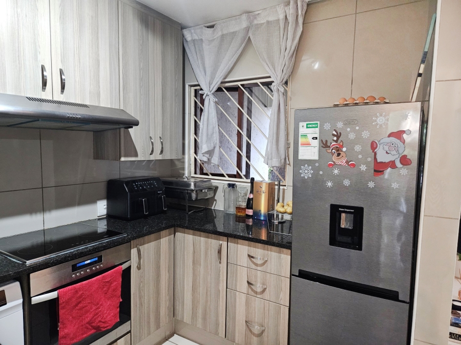 To Let 1 Bedroom Property for Rent in Eltonhill Gauteng