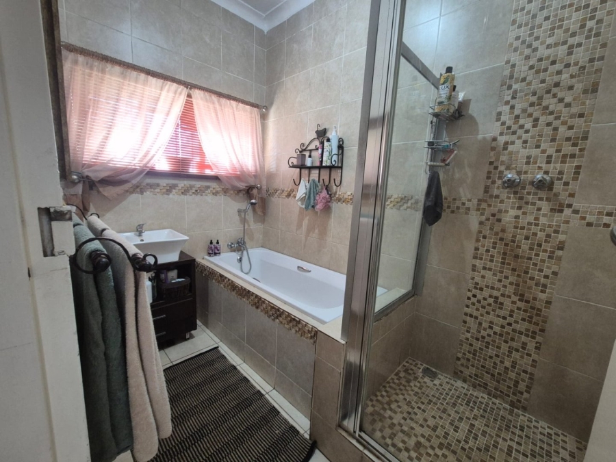3 Bedroom Property for Sale in Wentworth Park Gauteng