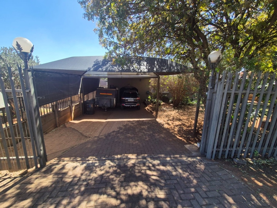 3 Bedroom Property for Sale in Wentworth Park Gauteng
