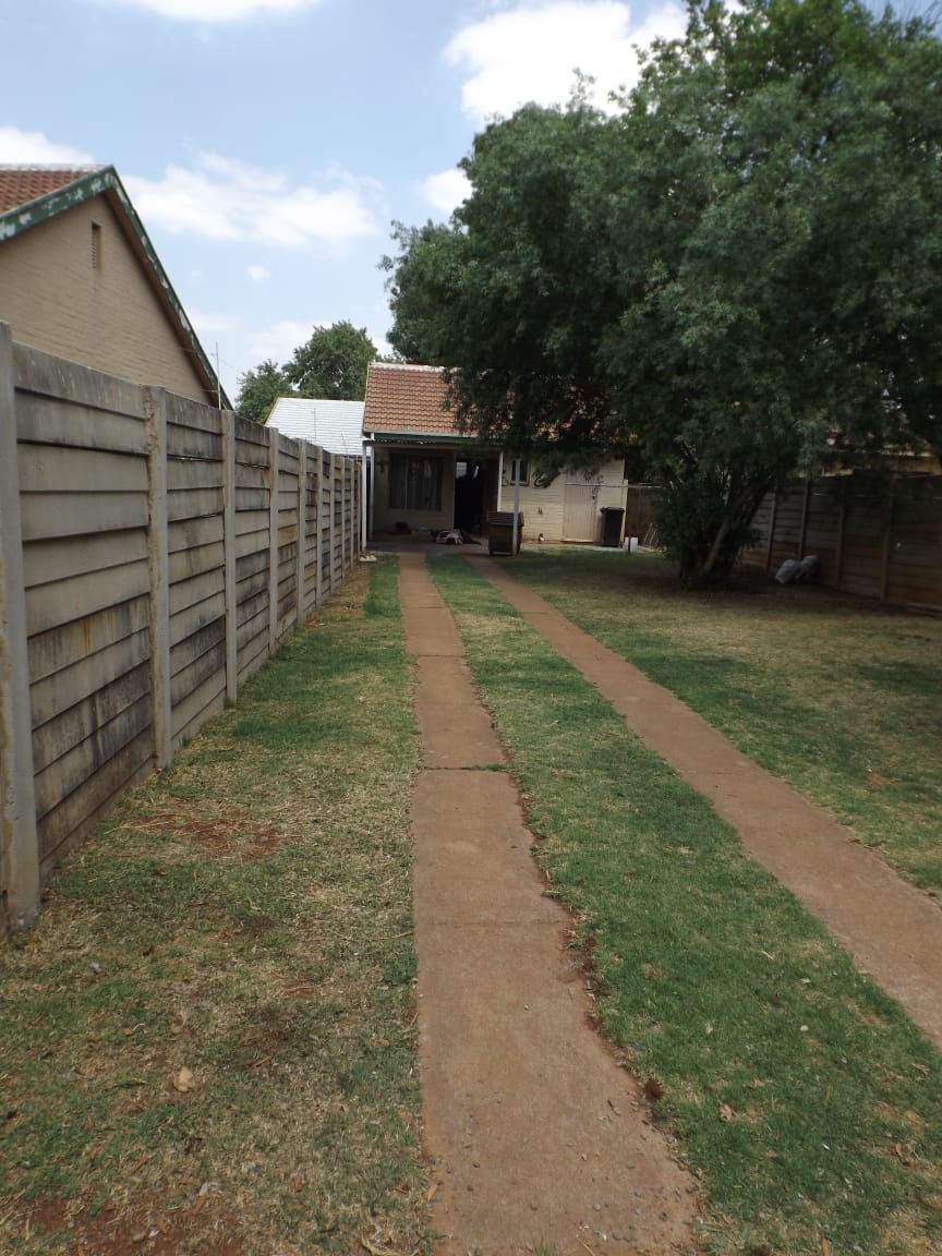 3 Bedroom Property for Sale in Strubenvale Gauteng