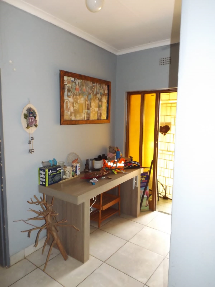 3 Bedroom Property for Sale in Strubenvale Gauteng