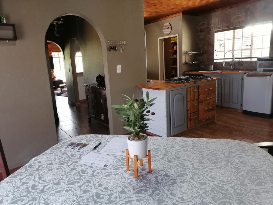4 Bedroom Property for Sale in Birchleigh North Gauteng