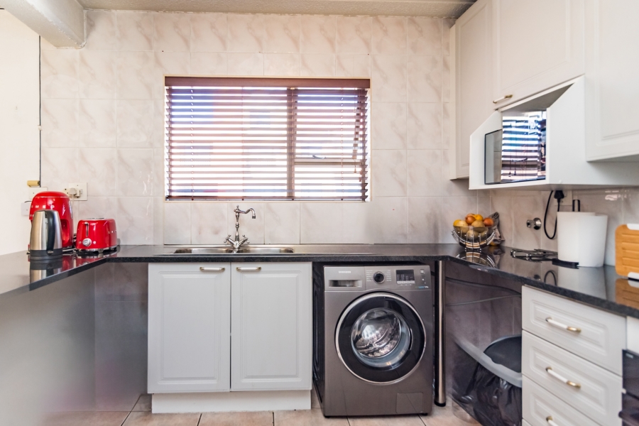 2 Bedroom Property for Sale in Bedfordview Gauteng