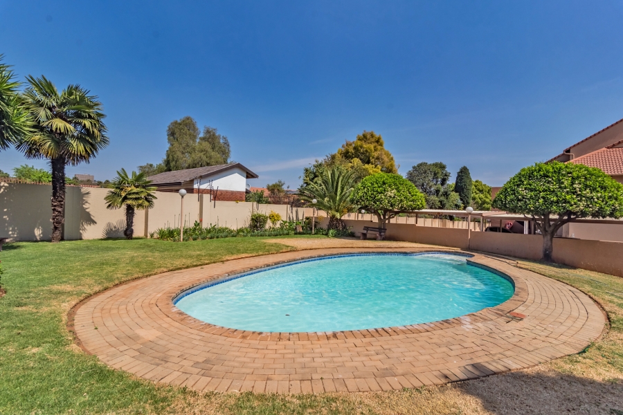 2 Bedroom Property for Sale in Bedfordview Gauteng