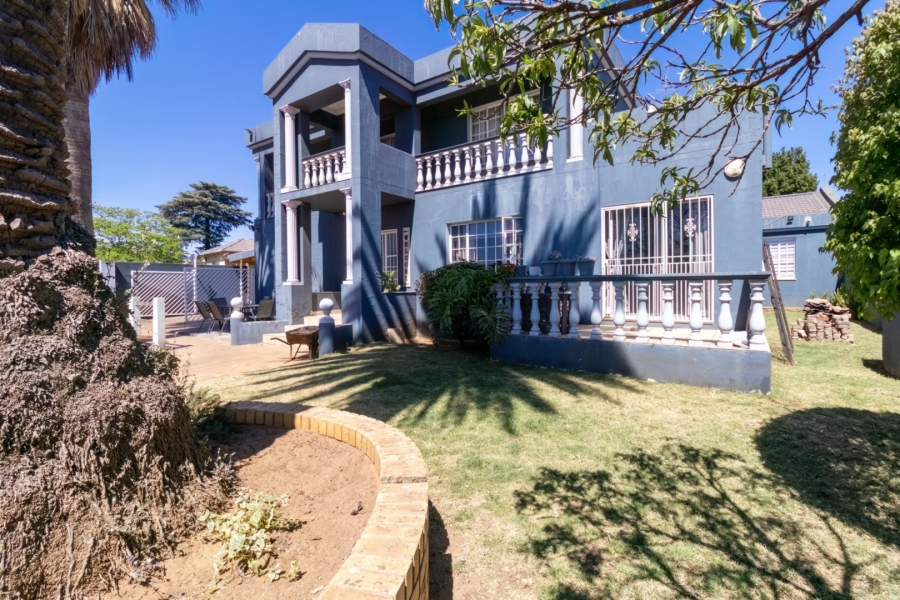 5 Bedroom Property for Sale in The Hill Gauteng