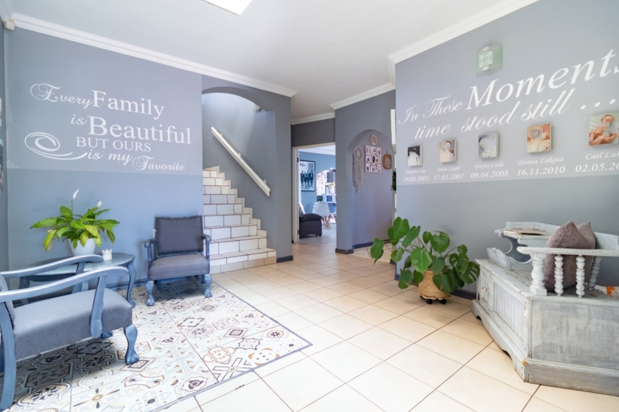 5 Bedroom Property for Sale in The Hill Gauteng