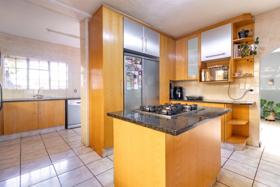 5 Bedroom Property for Sale in The Hill Gauteng