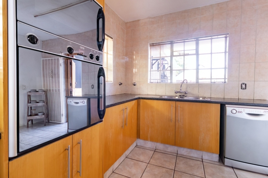 5 Bedroom Property for Sale in The Hill Gauteng