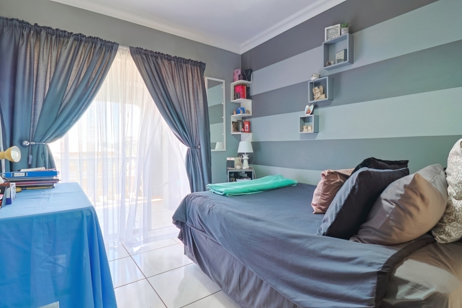 5 Bedroom Property for Sale in The Hill Gauteng