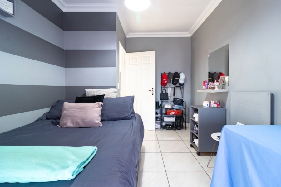 5 Bedroom Property for Sale in The Hill Gauteng