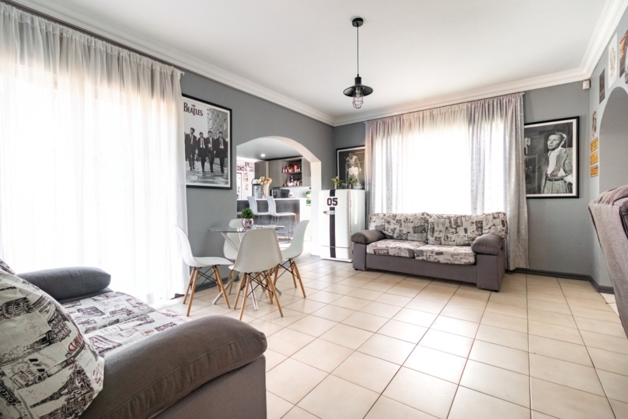 5 Bedroom Property for Sale in The Hill Gauteng