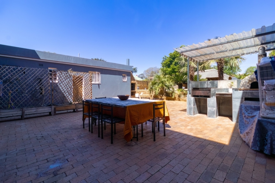 5 Bedroom Property for Sale in The Hill Gauteng