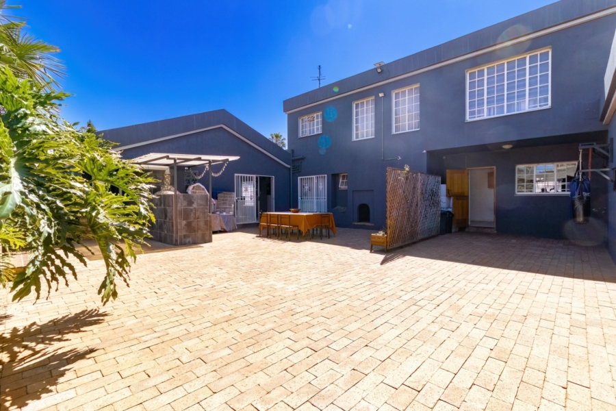 5 Bedroom Property for Sale in The Hill Gauteng