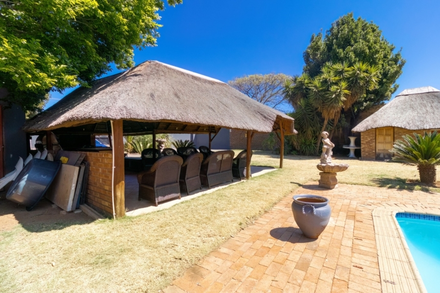 5 Bedroom Property for Sale in The Hill Gauteng