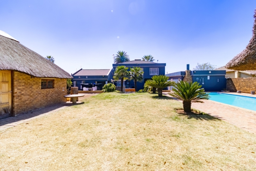 5 Bedroom Property for Sale in The Hill Gauteng