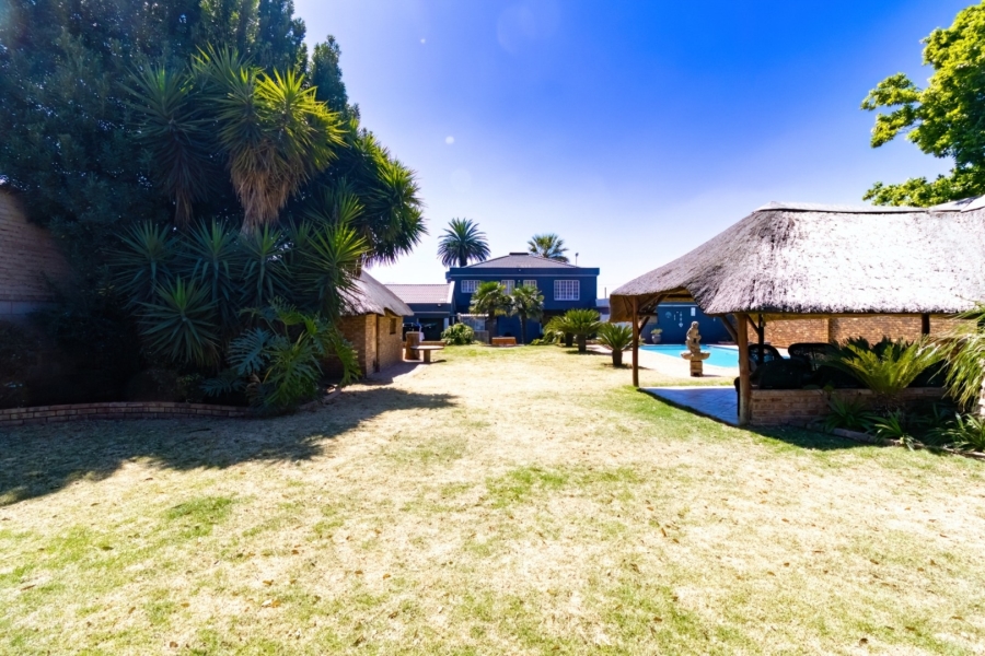 5 Bedroom Property for Sale in The Hill Gauteng