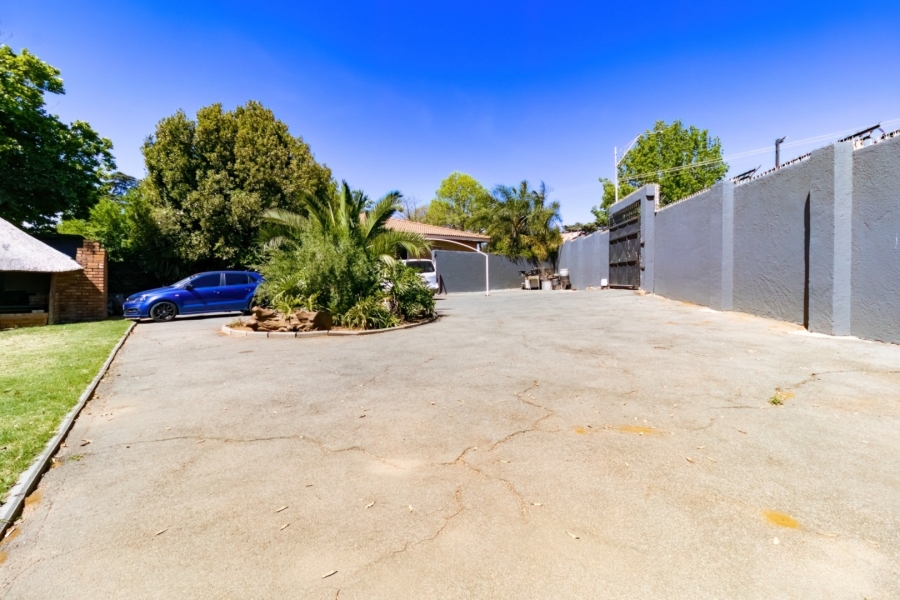 5 Bedroom Property for Sale in The Hill Gauteng