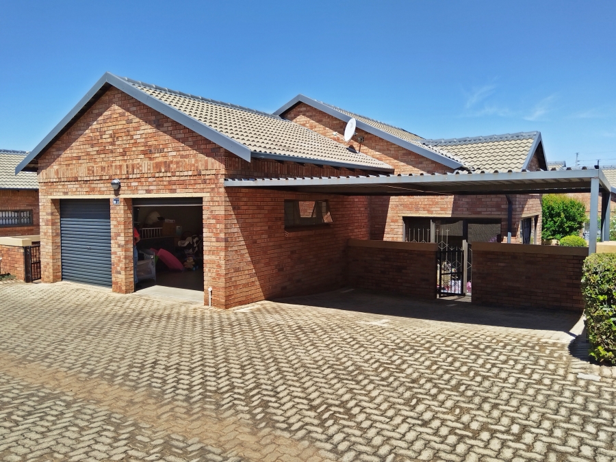 2 Bedroom Property for Sale in Sugar Bush Estate Gauteng