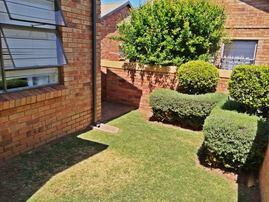 2 Bedroom Property for Sale in Sugar Bush Estate Gauteng