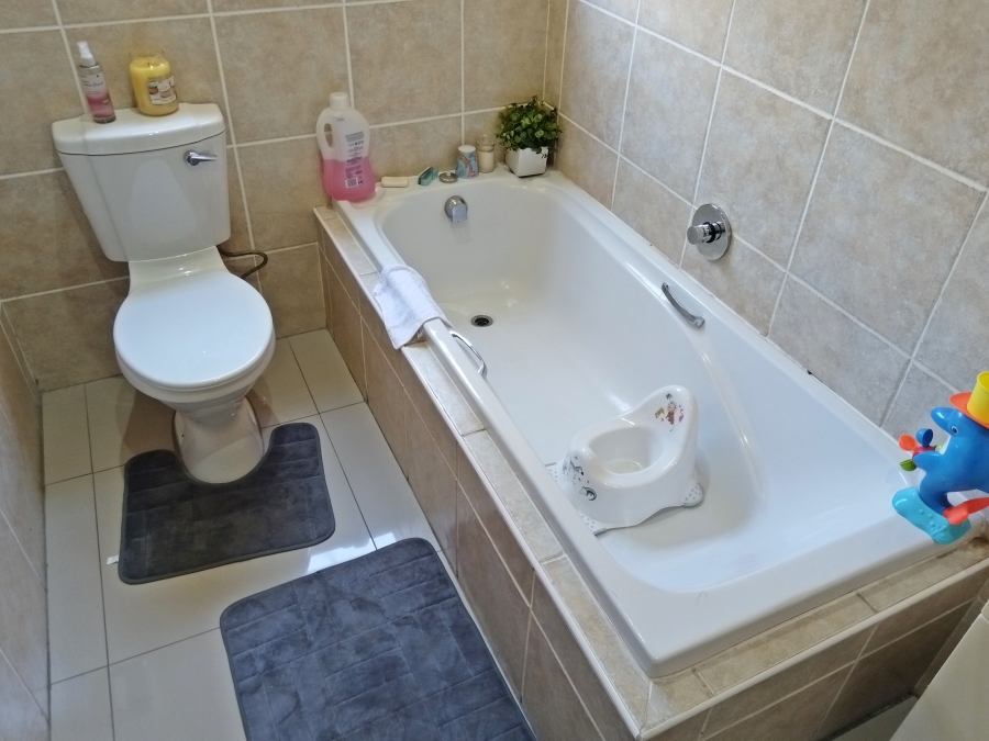 2 Bedroom Property for Sale in Sugar Bush Estate Gauteng