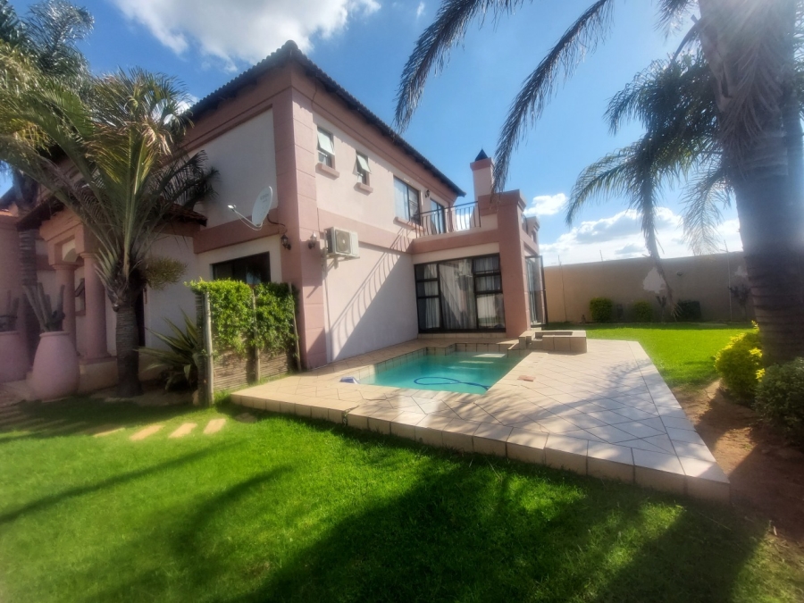 6 Bedroom Property for Sale in Parkrand Gauteng