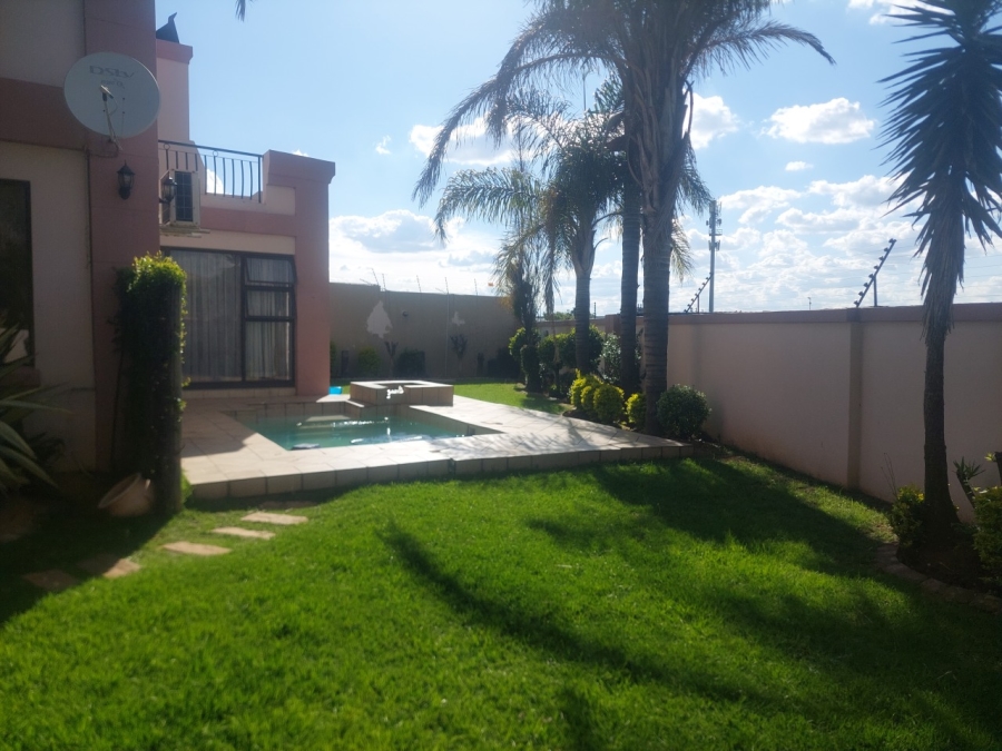 6 Bedroom Property for Sale in Parkrand Gauteng