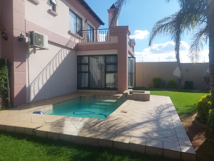 6 Bedroom Property for Sale in Parkrand Gauteng
